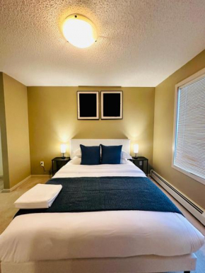 1Bed Blue House high rise condo Manning Area